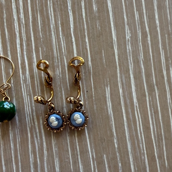 Vintage Earrings Set 4 pairs Floral Cameo Clip Earrings Square Stud Gold Brown - Picture 6 of 9